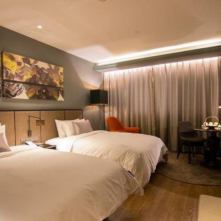 Yitel Premium Hotel Sanghaj Kültér fotó